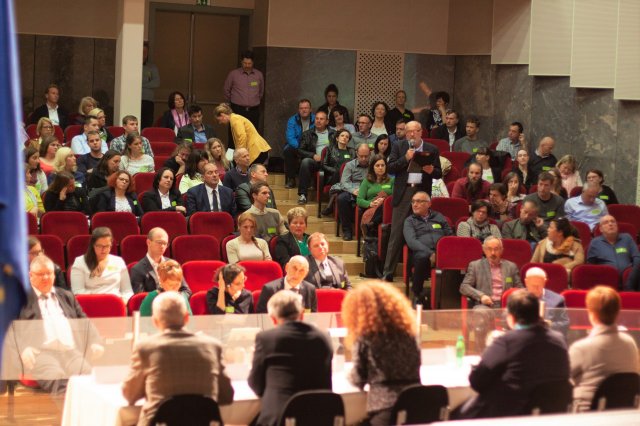 Zasedanje podeželskega parlamenta